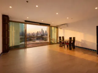 For sale 2 bedrooms condo in Sathon, Bangkok