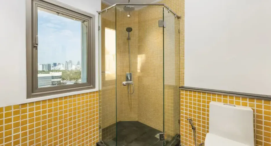 Wohnung zur Miete und zum Kauf mit 2 Zimmer in Sathon, Bangkok