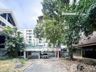 Casa en alquiler de 6 habitaciones en Watthana, Bangkok