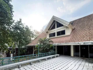Casa en alquiler de 6 habitaciones en Watthana, Bangkok