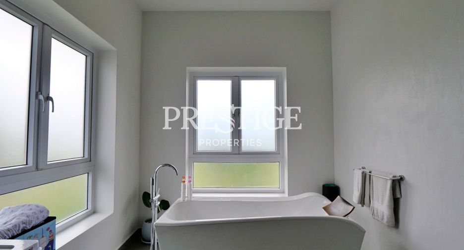 For sale and for rent 7 bedrooms house in Bang Lamung, Chonburi
