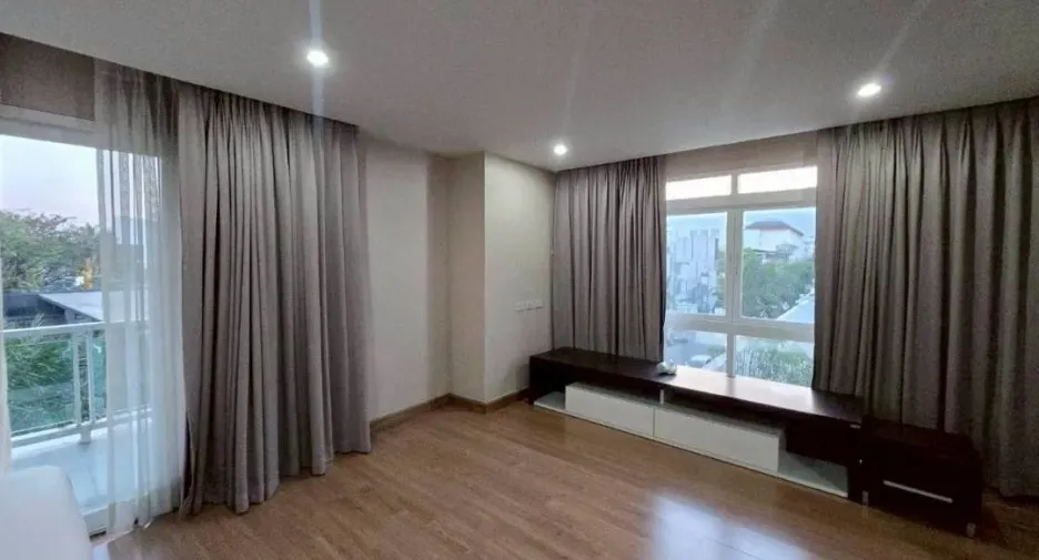For sale 2 bedrooms condo in Mueang Chiang Mai, Chiang Mai