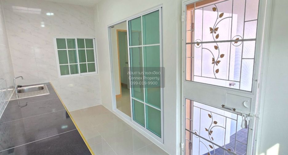 For sale 4 bedrooms townhouse in Lam Luk Ka, Pathum Thani