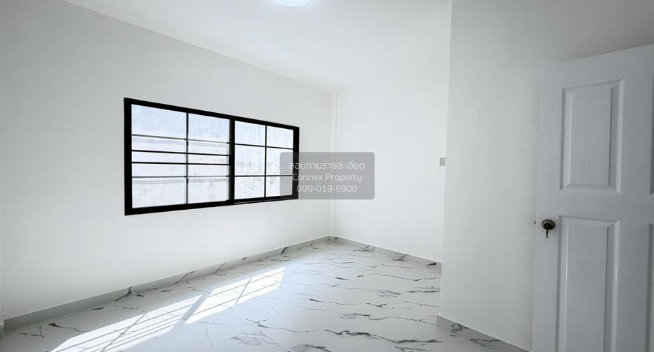 Casa adosada en venta de 2 habitaciones en Lam Luk Ka, Pathum Thani