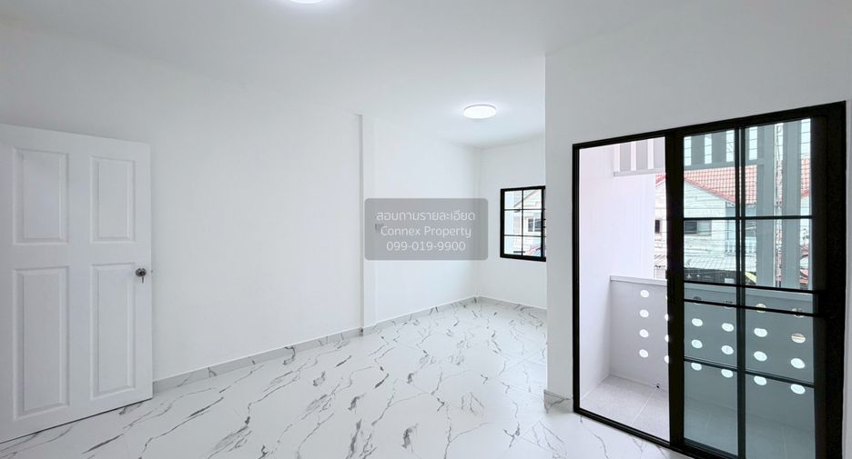 Casa adosada en venta de 2 habitaciones en Lam Luk Ka, Pathum Thani