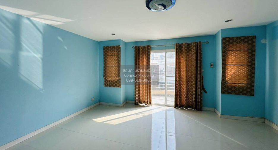 For sale 3 bedrooms townhouse in Mueang Nonthaburi, Nonthaburi