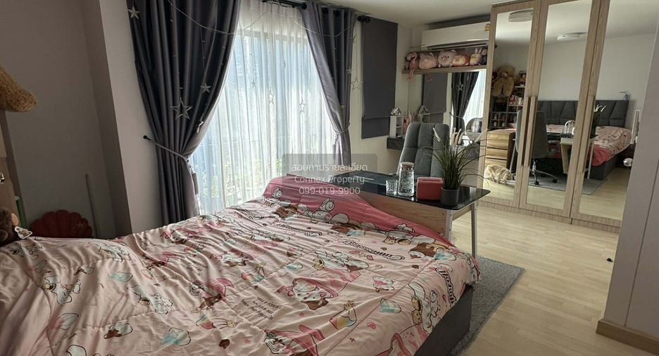 Casa adosada en venta de 4 habitaciones en Phasi Charoen, Bangkok