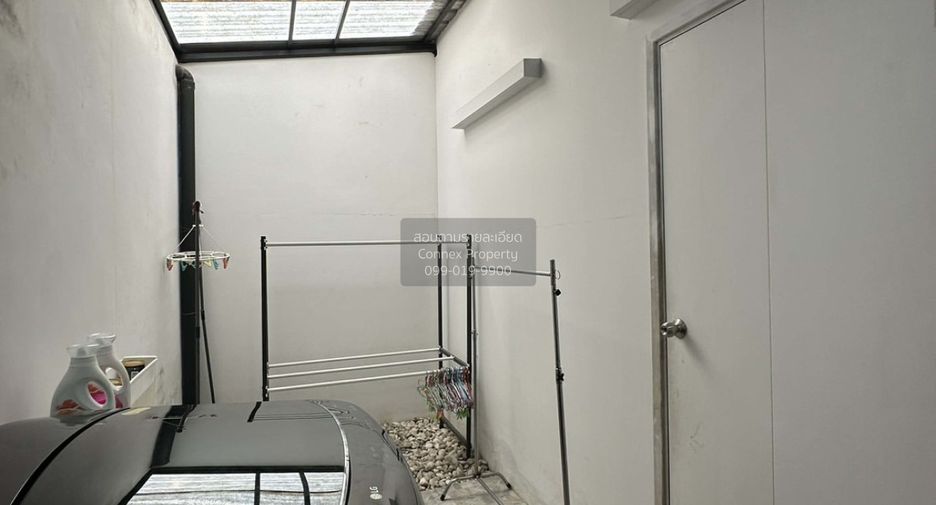 Casa adosada en venta de 4 habitaciones en Phasi Charoen, Bangkok