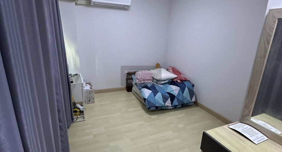 Casa adosada en venta de 4 habitaciones en Phasi Charoen, Bangkok