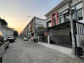 出售 2 卧室 联排别墅 在 Bang Khen, 曼谷