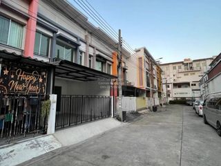 出售 2 卧室 联排别墅 在 Bang Khen, 曼谷