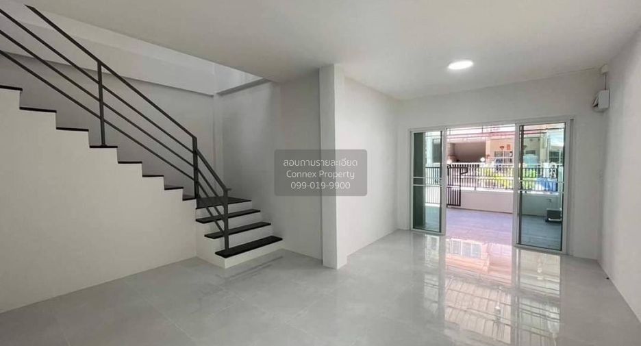 À vendre 3 chambres maison de ville à Mueang Samut Prakan, Samut Prakan