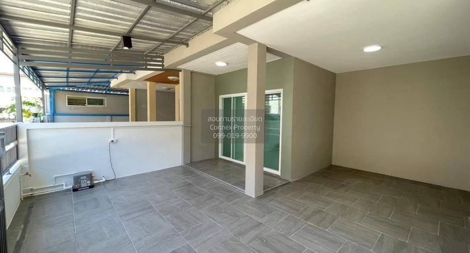 À vendre 3 chambres maison de ville à Mueang Samut Prakan, Samut Prakan