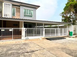 Reihenhaus zum Kauf mit 3 Zimmer in Sam Phran, Nakhon Pathom