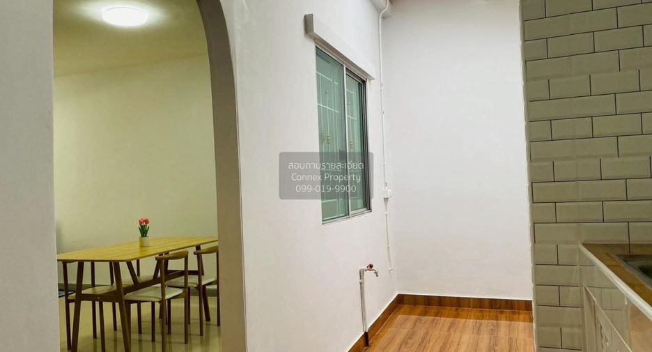 À vendre 3 chambres maison de ville à Sam Phran, Nakhon Pathom
