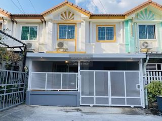 Reihenhaus zum Kauf mit 3 Zimmer in Sam Phran, Nakhon Pathom