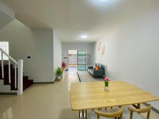 Reihenhaus zum Kauf mit 3 Zimmer in Sam Phran, Nakhon Pathom