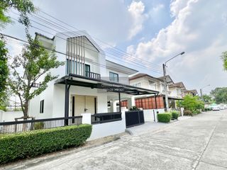 Haus zum Kauf mit 4 Zimmer in Sai Mai, Bangkok