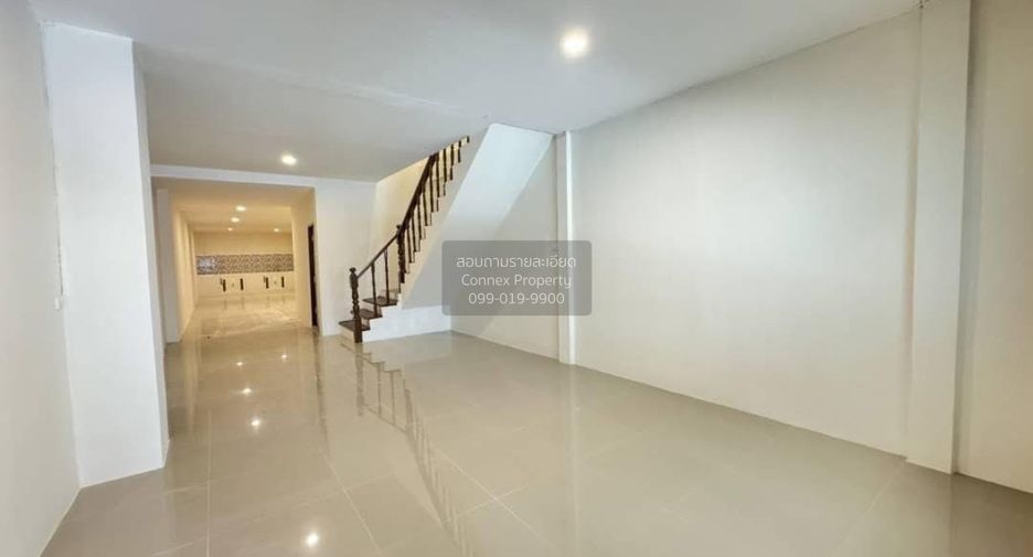 À vendre 3 chambres maison de ville à Sai Mai, Bangkok