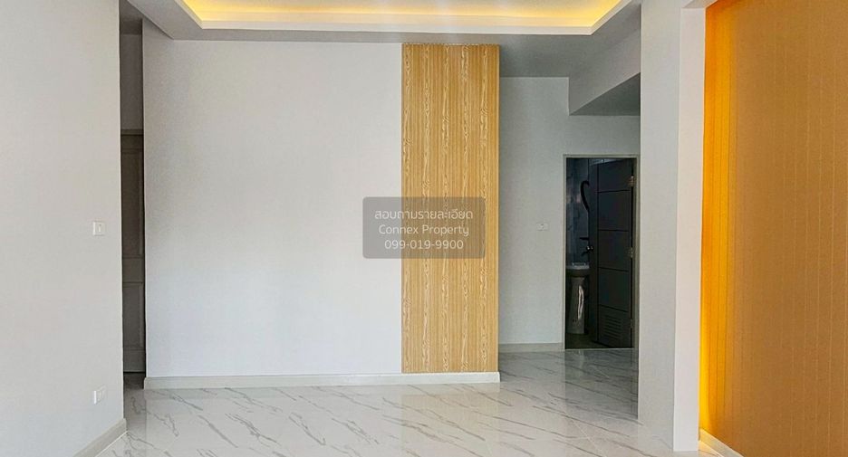 For sale 3 bedrooms townhouse in Khlong Luang, Pathum Thani