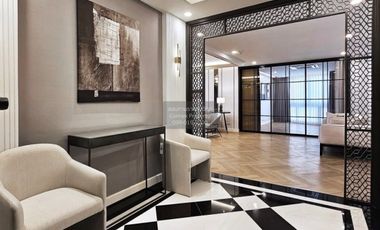 For sale 3 bedrooms condo in Khlong Toei, Bangkok