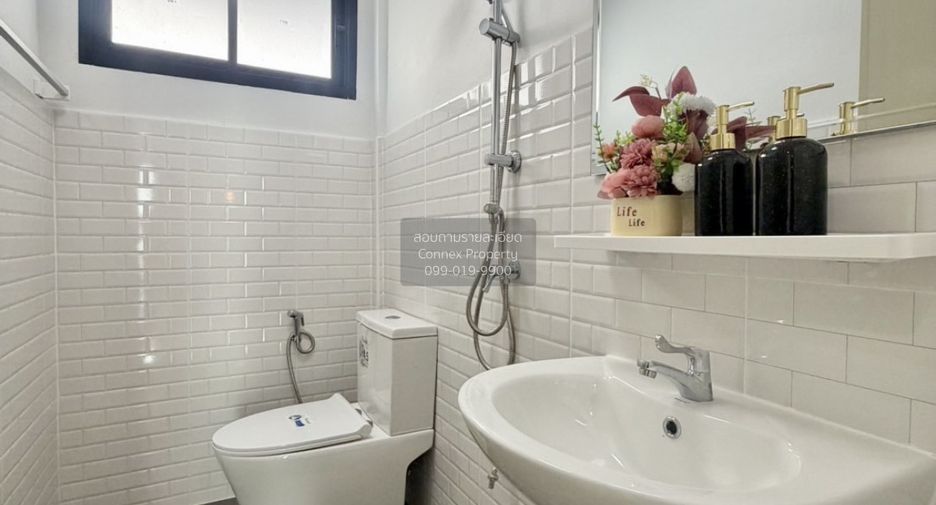 For sale 3 bedrooms townhouse in Pak Kret, Nonthaburi