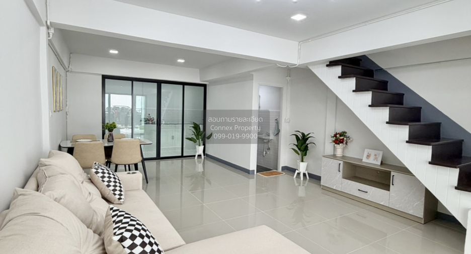 For sale 3 bedrooms townhouse in Pak Kret, Nonthaburi