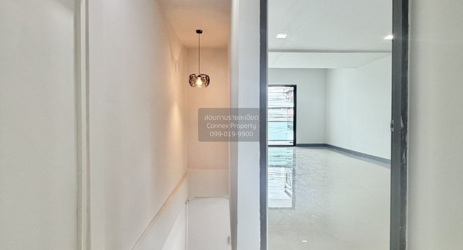For sale 3 bedrooms townhouse in Pak Kret, Nonthaburi