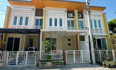 For sale 3 bedrooms townhouse in Prawet, Bangkok