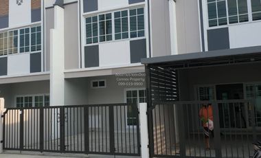 For sale 3 bedrooms townhouse in Rat Burana, Bangkok