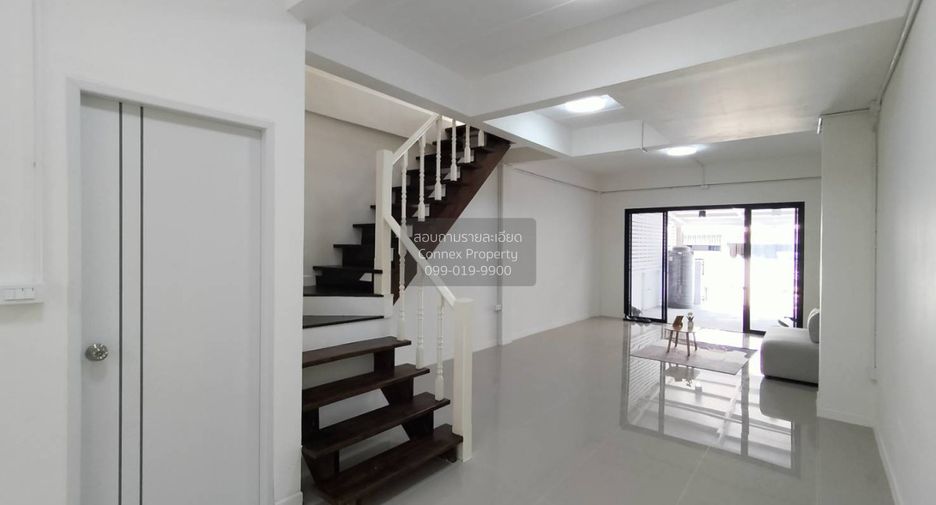 For sale 2 ベッドルーム townhouse in Bang Bon, Bangkok