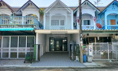 For sale 2 ベッドルーム townhouse in Bang Bon, Bangkok