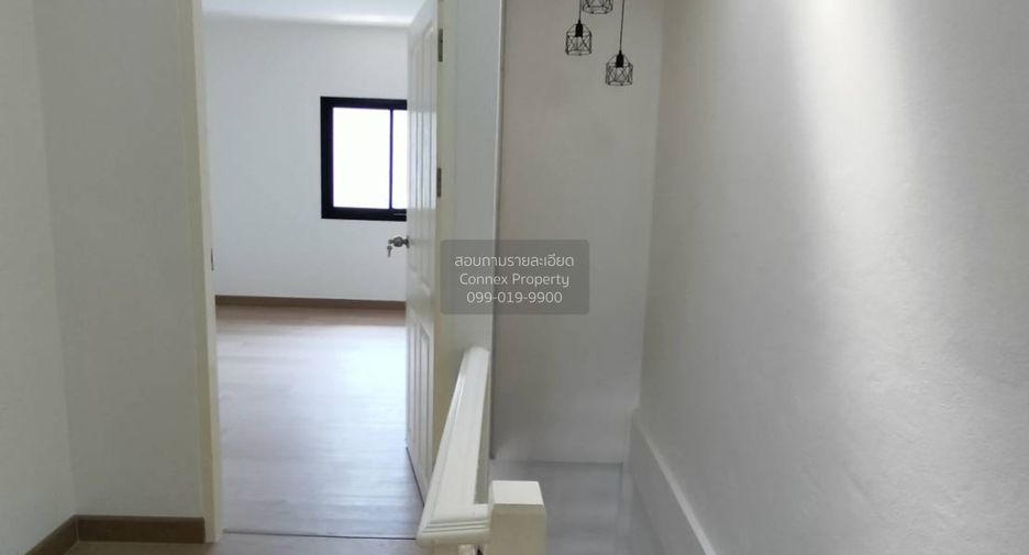 For sale 2 ベッドルーム townhouse in Bang Bon, Bangkok