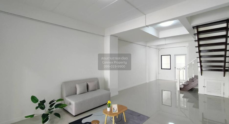 For sale 2 ベッドルーム townhouse in Bang Bon, Bangkok