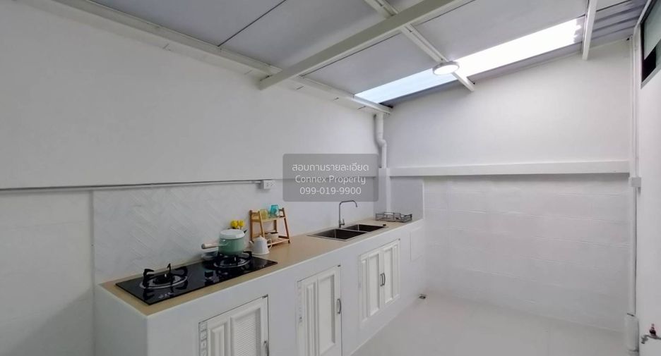 For sale 2 ベッドルーム townhouse in Bang Bon, Bangkok