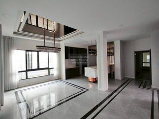 Casa en venta de 4 habitaciones en Bang Khen, Bangkok