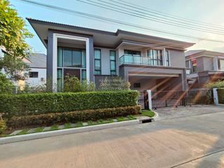 Casa en venta de 4 habitaciones en Bang Khen, Bangkok