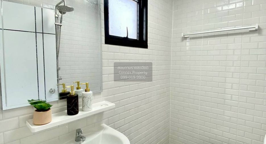 Casa adosada en venta de 2 habitaciones en Mueang Nonthaburi, Nonthaburi
