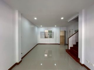 出售 3 卧室 联排别墅 在 Pak Kret, Nonthaburi