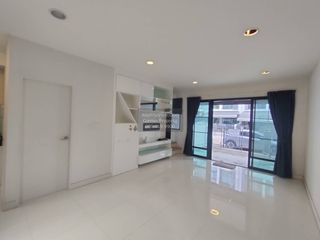 For sale 3 bedrooms townhouse in Chom Thong, Bangkok