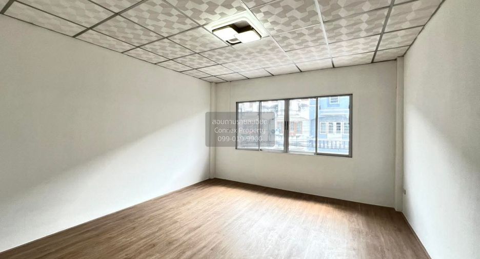出售 4 卧室 联排别墅 在 Krathum Baen, Samut Sakhon