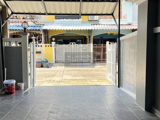 出售 3 卧室 联排别墅 在 Bang Bua Thong, Nonthaburi