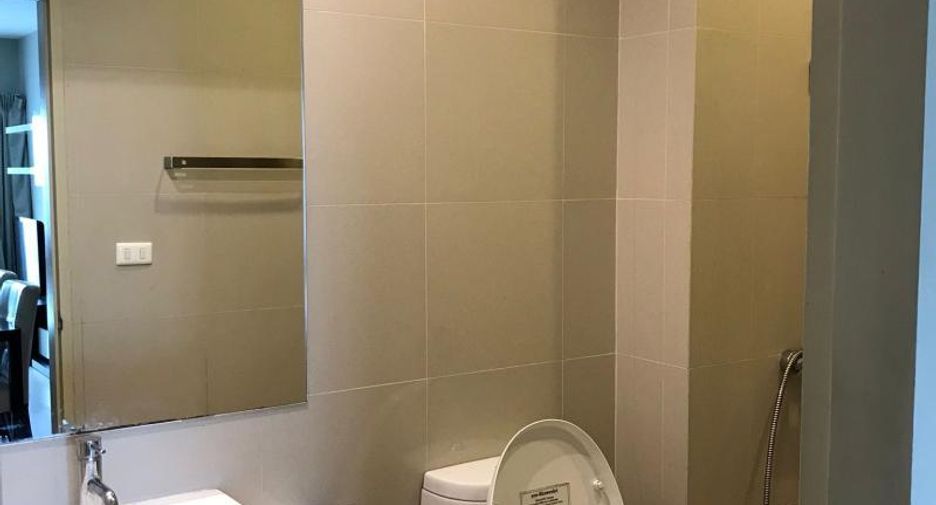 For sale 2 bedrooms condo in Khlong Toei, Bangkok
