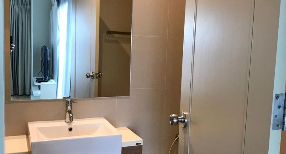 For sale 2 bedrooms condo in Khlong Toei, Bangkok