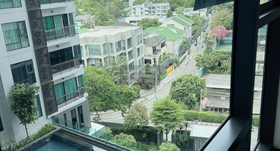 For sale 1 bed condo in Khlong Toei, Bangkok