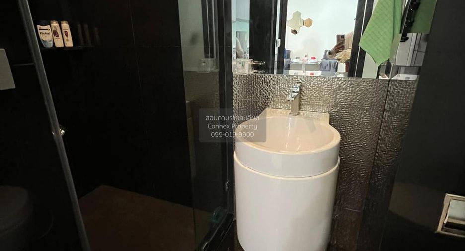 For sale 1 bed condo in Khlong Toei, Bangkok