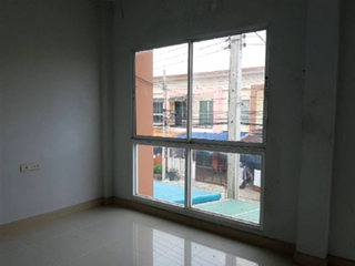 Reihenhaus zum Kauf mit 3 Zimmer in Nong Chok, Bangkok