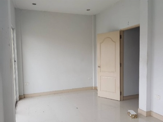 Reihenhaus zum Kauf mit 3 Zimmer in Nong Chok, Bangkok
