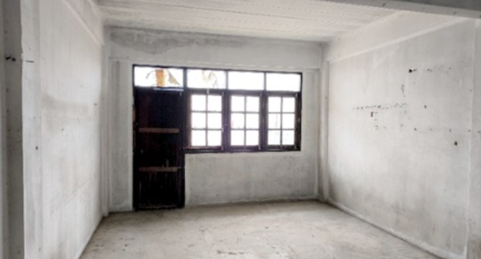 For sale 1 bed retail Space in Bang Khun Thian, Bangkok