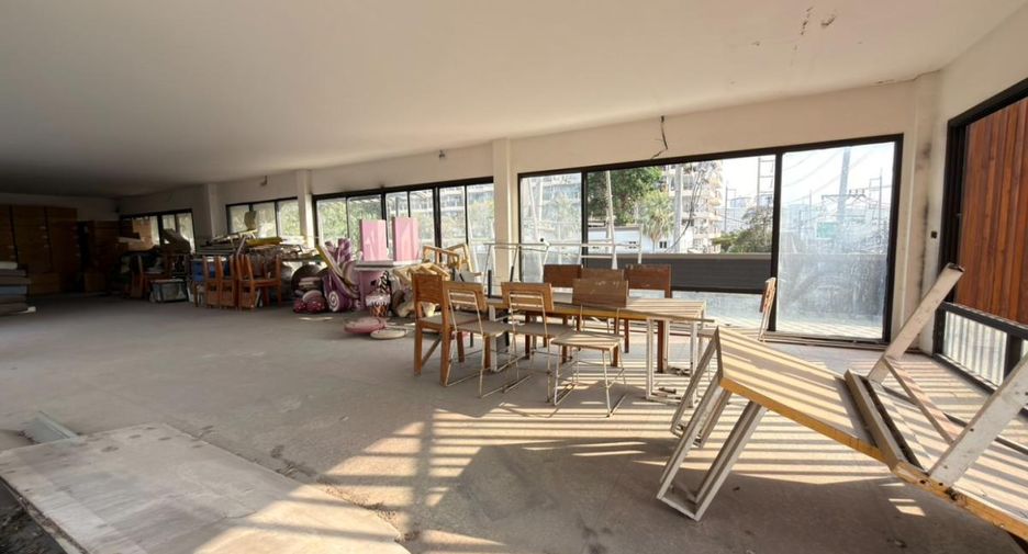 For rent 20 bedrooms retail Space in Bang Lamung, Chonburi